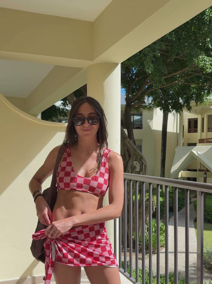 Lu Red Checkers Top