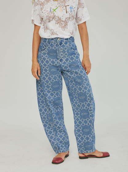 The SIXXTA Panes Huevito Jeans worn with a printed white top